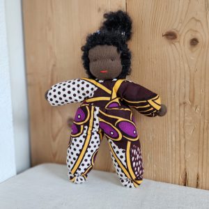 Tøydukke M | Oppsatt hår